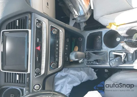 2019 Hyundai Sonata Limited z USA, uszkodzony, nr VIN 5NPE34AF6KH820919